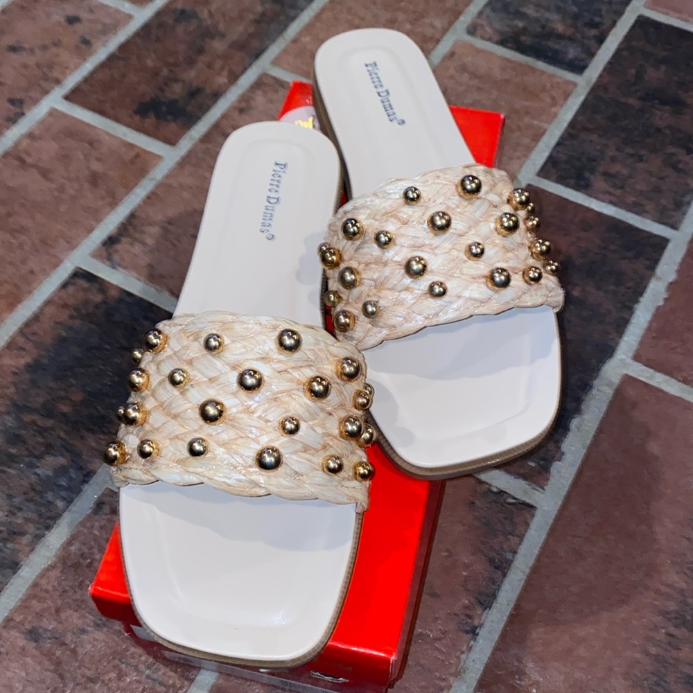 NWT Pierre Dumas Sandals